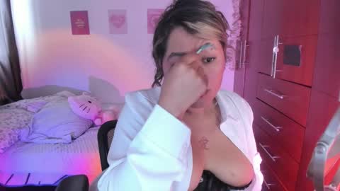 Stephanie  online show from 12, 9, 2025