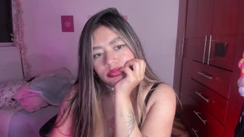 Stephanie  online show from 19, 10, 2025