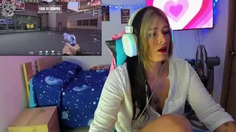 Stephany  independient model  online show from 16, 1, 2025