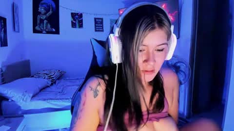 Stephany  independient model  online show from 21, 1, 2025