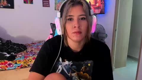 Stephany  independient model  online show from 1, 2, 2025