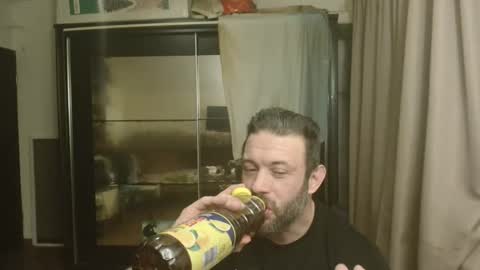 Snapshot of stevebulkzor chatting on 20, 5, 2026 Steve Oakenshield son of John son of Vasyl online show from 20, 5, 2026