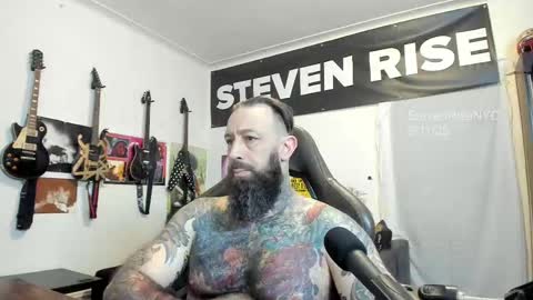 Snapshot of stevenrisenyc chatting on 11, 9, 2025 StevenRiseNYC online show from 11, 9, 2025