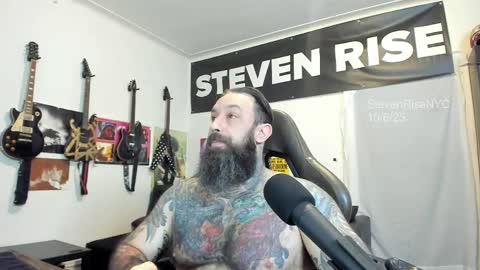 Snapshot of stevenrisenyc chatting on 6, 10, 2025 StevenRiseNYC online show from 6, 10, 2025