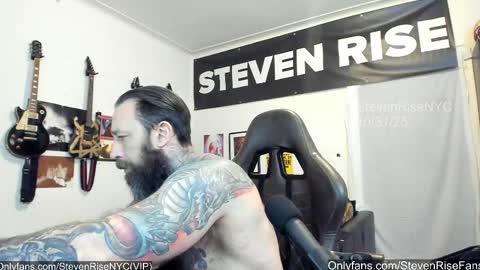 Snapshot of stevenrisenyc chatting on 31, 10, 2025 StevenRiseNYC online show from 31, 10, 2025
