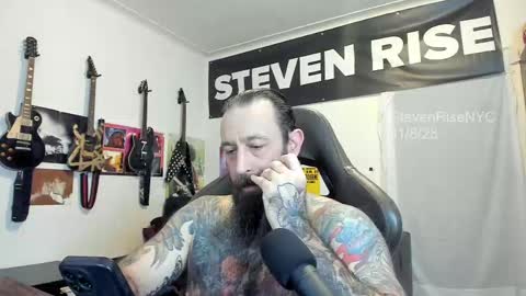 Snapshot of stevenrisenyc chatting on 8, 11, 2025 StevenRiseNYC online show from 8, 11, 2025