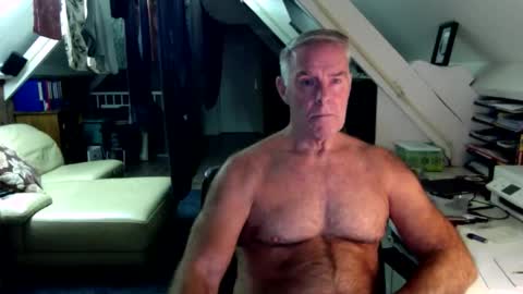 Snapshot of stevetwo chatting on 4, 12, 2025 stevetwo online show from 4, 12, 2025