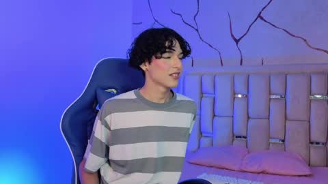 Sthepano  online show from 7, 4, 2026