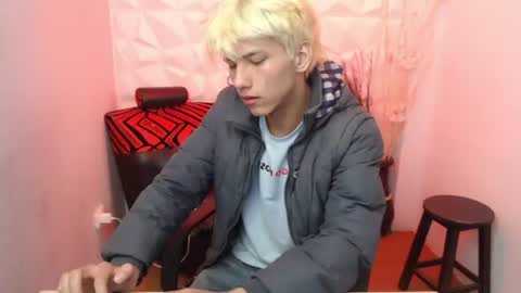 Snapshot of stich_23 chatting on 4, 7, 2026 Stich online show from 4, 7, 2026