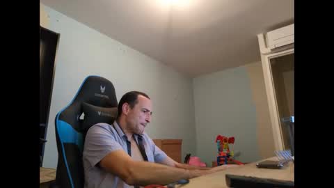 Snapshot of stickolive1 chatting on 11, 9, 2025 stickolive1 online show from 11, 9, 2025