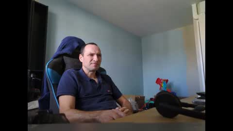 Snapshot of stickolive1 chatting on 6, 10, 2025 stickolive1 online show from 6, 10, 2025