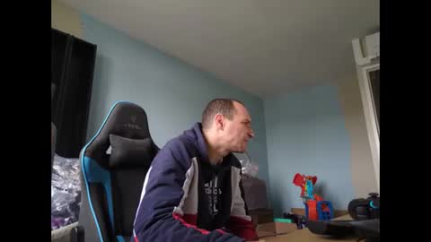 Snapshot of stickolive1 chatting on 31, 10, 2025 stickolive1 online show from 31, 10, 2025