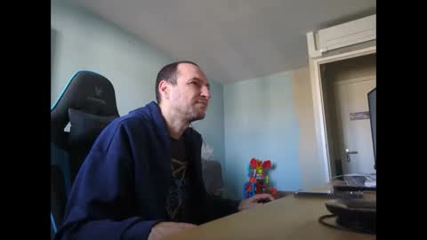 Snapshot of stickolive1 chatting on 13, 11, 2025 stickolive1 online show from 13, 11, 2025