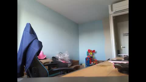 Snapshot of stickolive1 chatting on 17, 12, 2025 stickolive1 online show from 17, 12, 2025