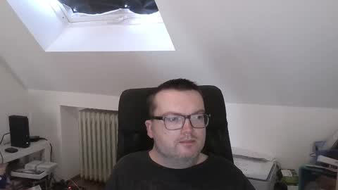 Snapshot of still_alive1985 chatting on 25, 5, 2026 Oliver online show from 25, 5, 2026
