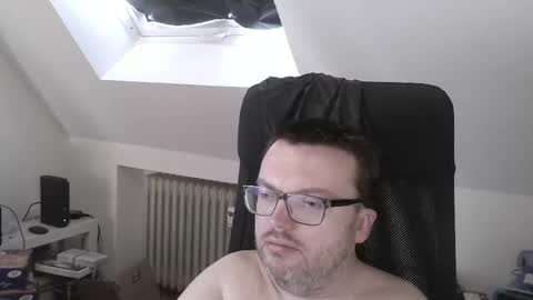 Snapshot of still_alive1985 chatting on 6, 6, 2026 Oliver online show from 6, 6, 2026