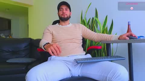 Snapshot of stiven_montiel chatting on 18, 10, 2025 Stiven Montiel online show from 18, 10, 2025