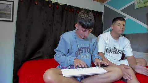 Snapshot of stivenred chatting on 5, 12, 2025 Stiven online show from 5, 12, 2025