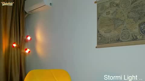 Snapshot of stormi_light chatting on 23, 11, 2025 Stormi online show from 23, 11, 2025