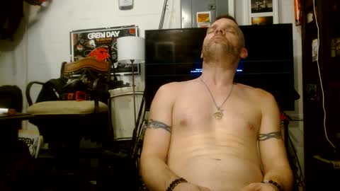 Str8 online show from 9, 3, 2025