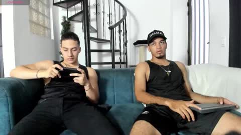 straight__friends online show from 5, 1, 2026