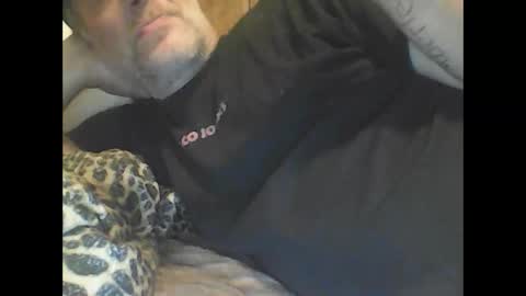 Snapshot of straightmaletouse chatting on 10, 4, 2026 straightmaletouse online show from 10, 4, 2026