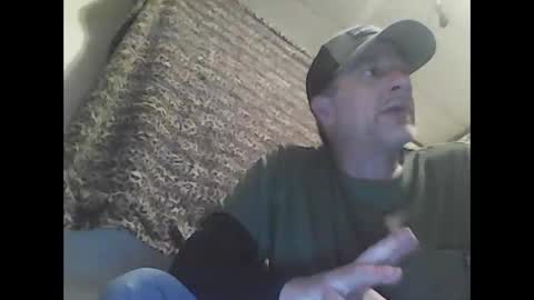 Snapshot of straightmaletouse chatting on 28, 4, 2026 straightmaletouse online show from 28, 4, 2026