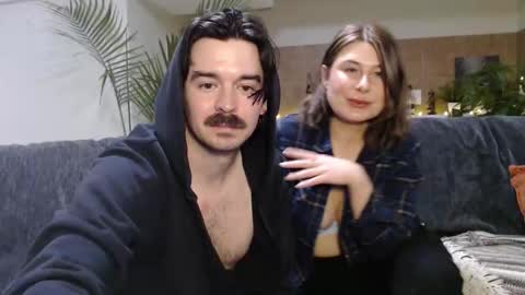 Snapshot of straitnarrow chatting on 13, 4, 2026 Strait n Narrow online show from 13, 4, 2026