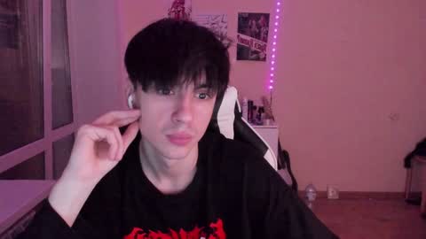 Snapshot of stralght_twinks chatting on 11, 12, 2024 Ray online show from 11, 12, 2024