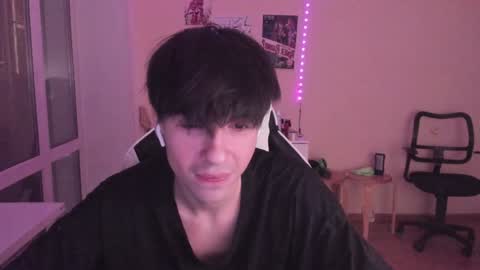 Snapshot of stralght_twinks chatting on 14, 12, 2024 Ray online show from 14, 12, 2024