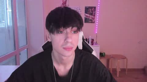 Snapshot of stralght_twinks chatting on 15, 12, 2024 Ray online show from 15, 12, 2024