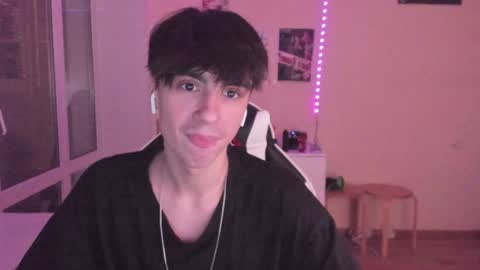 Snapshot of stralght_twinks chatting on 20, 12, 2024 Ray online show from 20, 12, 2024