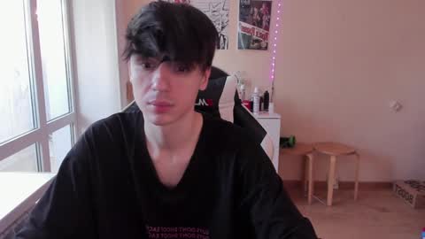 Snapshot of stralght_twinks chatting on 4, 1, 2025 Ray online show from 4, 1, 2025