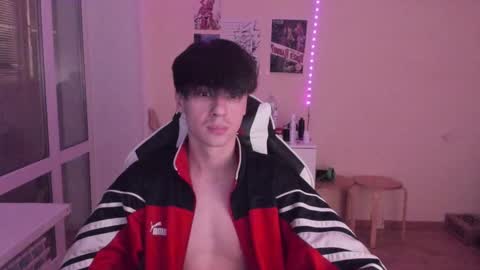 Snapshot of stralght_twinks chatting on 8, 1, 2025 Ray online show from 8, 1, 2025