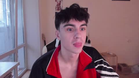 Snapshot of stralght_twinks chatting on 10, 1, 2025 Ray online show from 10, 1, 2025