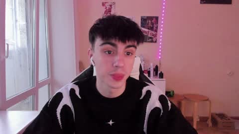 Snapshot of stralght_twinks chatting on 11, 1, 2025 Ray online show from 11, 1, 2025