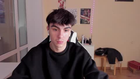 Snapshot of stralght_twinks chatting on 2, 2, 2025 Ray online show from 2, 2, 2025