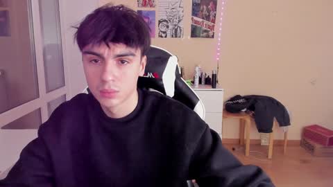 Snapshot of stralght_twinks chatting on 2, 2, 2025 Ray online show from 2, 2, 2025