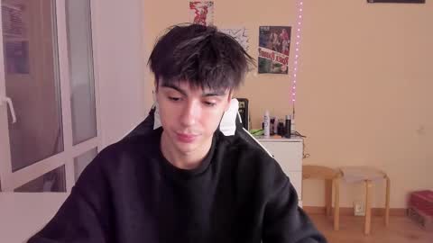 Snapshot of stralght_twinks chatting on 13, 2, 2025 Ray online show from 13, 2, 2025