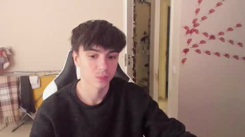 Snapshot of stralght_twinks chatting on 24, 2, 2025 Ray online show from 24, 2, 2025