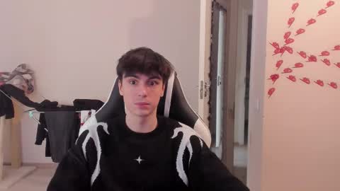 Snapshot of stralght_twinks chatting on 28, 2, 2025 Ray online show from 28, 2, 2025