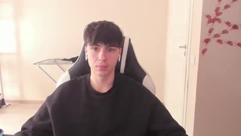 Snapshot of stralght_twinks chatting on 10, 3, 2025 Ray online show from 10, 3, 2025