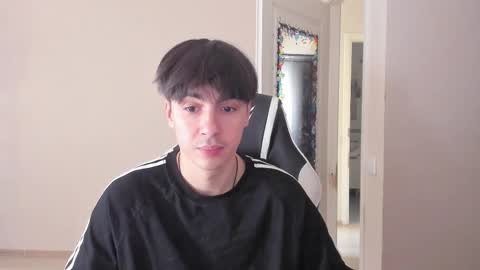 Snapshot of stralght_twinks chatting on 10, 9, 2025 Ray online show from 10, 9, 2025