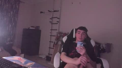 Snapshot of stralght_twinks chatting on 25, 10, 2025 Ray online show from 25, 10, 2025