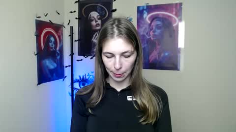 Snapshot of stranger_giirl chatting on 8, 10, 2025 Amalia online show from 8, 10, 2025