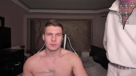 Snapshot of stranggee chatting on 8, 1, 2025 Artem online show from 8, 1, 2025