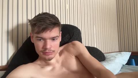 Snapshot of stratman301 chatting on 18, 2, 2025 stratman301 online show from 18, 2, 2025