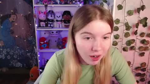 Snapshot of strawberry_juli chatting on 27, 2, 2025 Juli online show from 27, 2, 2025