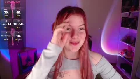 Snapshot of strawberry_juli chatting on 11, 10, 2025 Juli online show from 11, 10, 2025