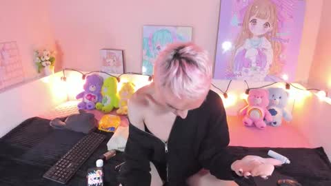 strawberry_kitty_ online show from 15, 11, 2025